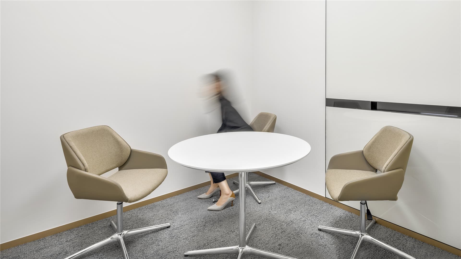 Tailored Consultation Lounge - 2