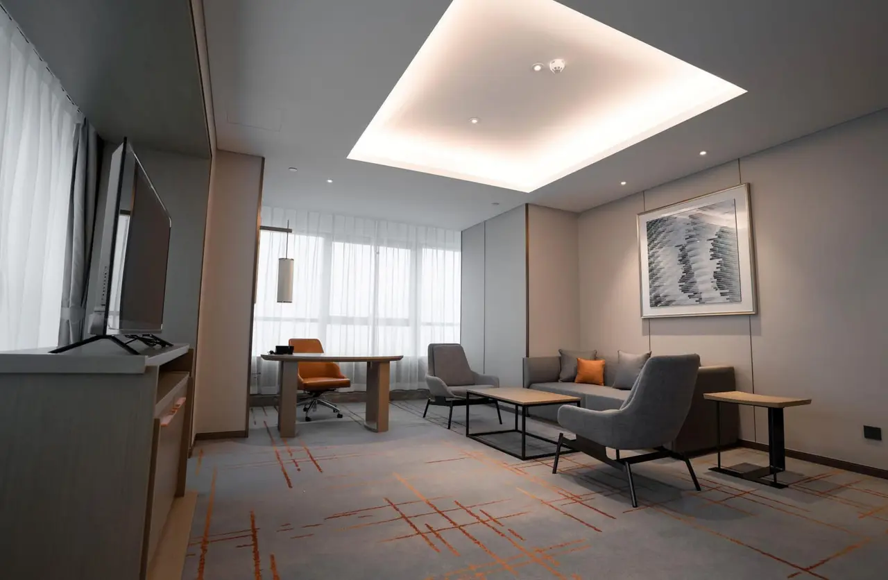 BA-01 Serviced Apartment Open-Plan Suite